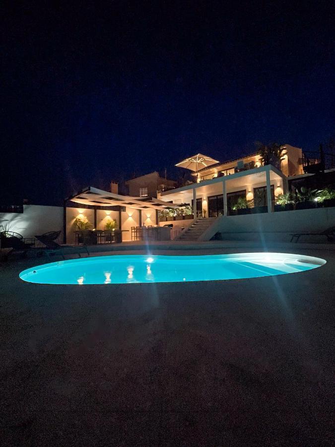 Luxury In Puerto Banus Panoramic Mountain And Sea Views With Private Pool Villa Marbella